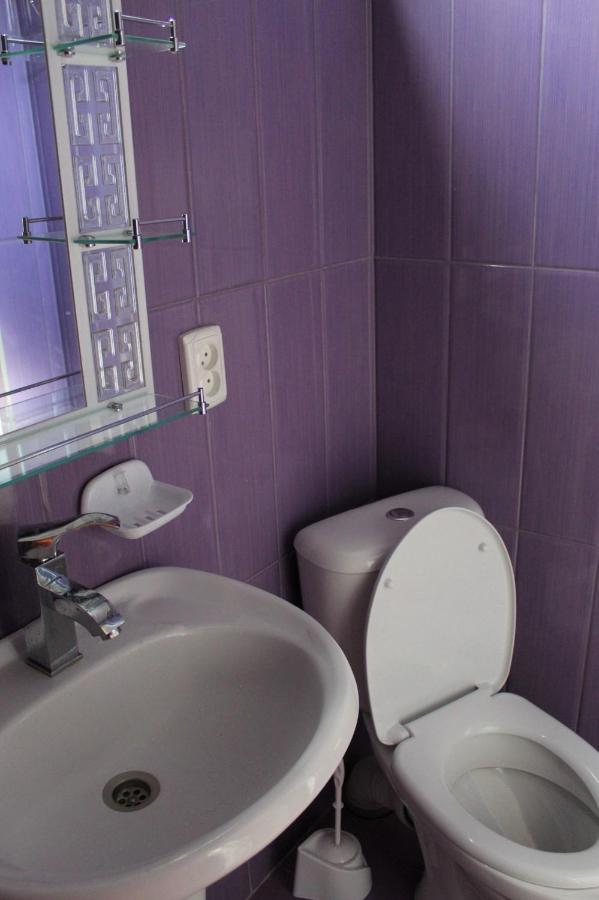 Guest House Racha Ambrolauri Exterior foto