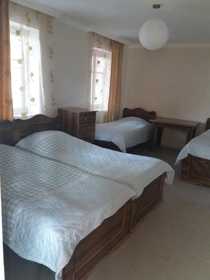 Guest House Racha Ambrolauri Exterior foto
